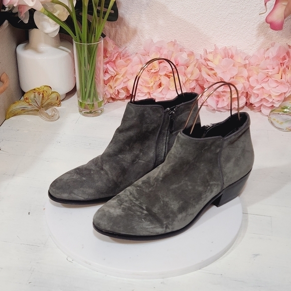 SAM Edelman Gray Suede Petty Chelsea Boots Size 10M - Picture 1 of 10